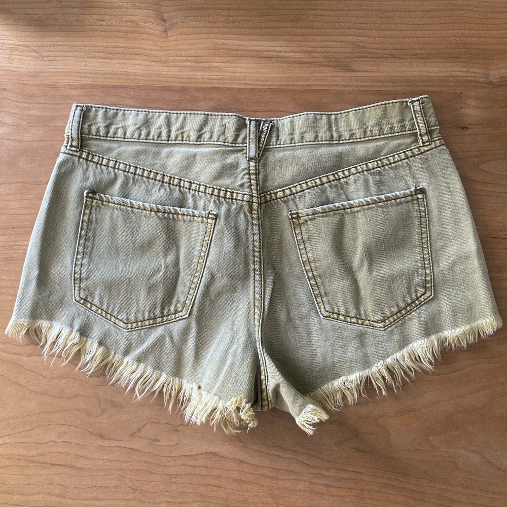 Free People We The Free Soft and Relaxed Cutoff in Moss (Size 29) - Picture 2 of 10